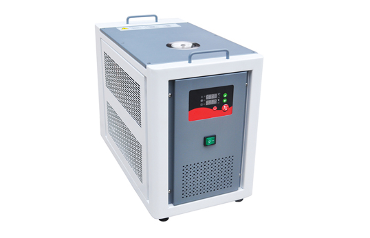 JC-LS系列小型臺(tái)式冷水機(jī)